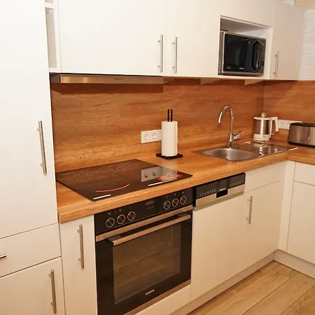 Blockhaus Mit W-lan, Zaun Und In Strandnaehe *